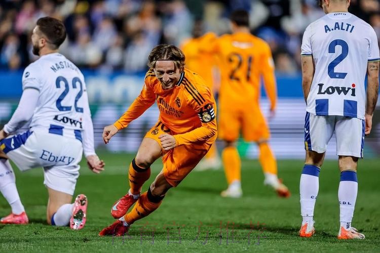 皇马下周一宣布魔笛续约 球员希望踢高水平足球